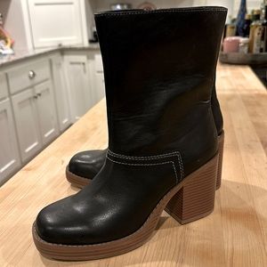 Sun & Stone, black, block heeled boot, size 8, new in box